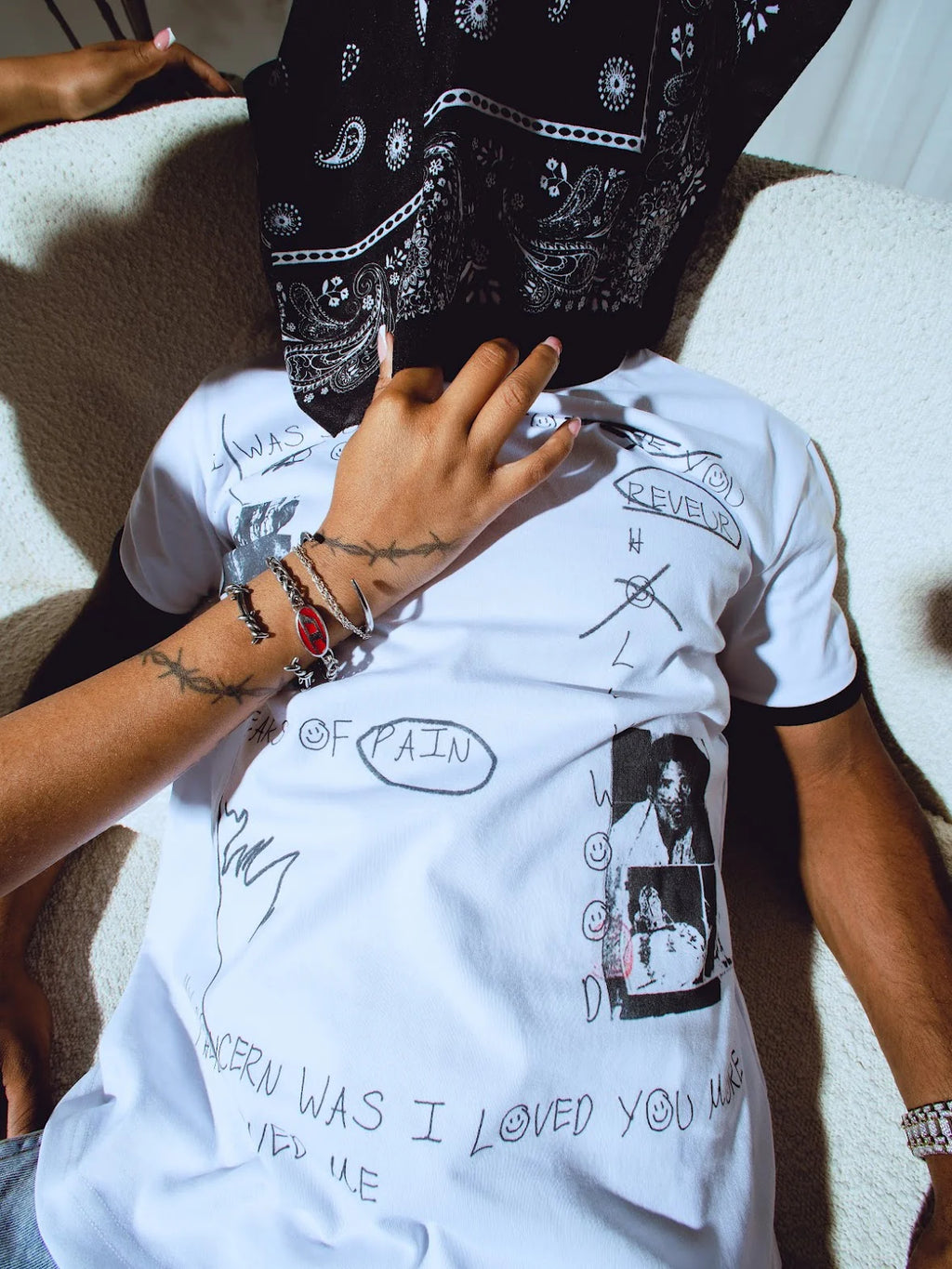 REVEUR "LOVE IS ART" RINGER TEE