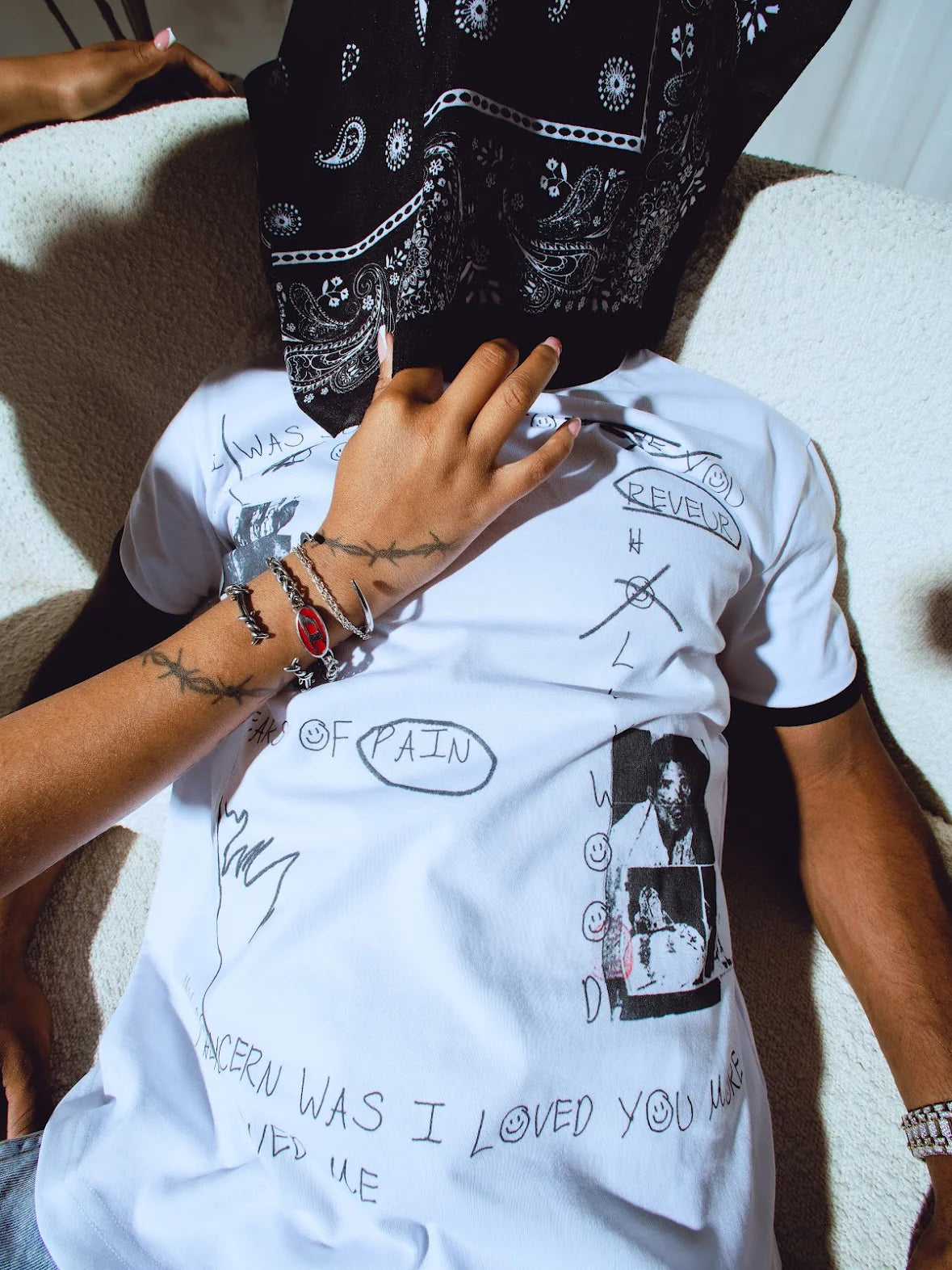 REVEUR "LOVE IS ART" RINGER TEE